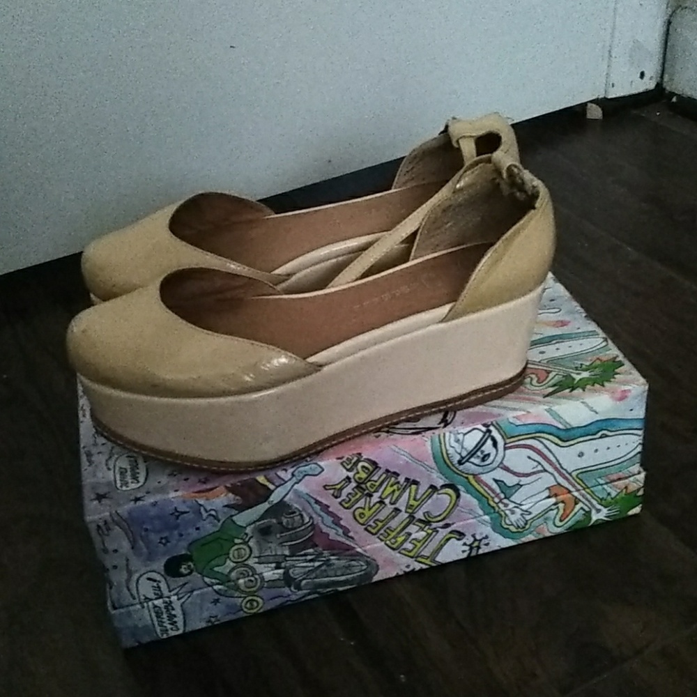 Jeffrey Campbell flatform.